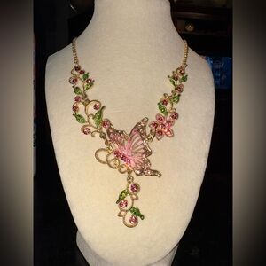 Sweet Romance by Shelley Cooper Butterfly Floral Bib Necklace Pink Green J20